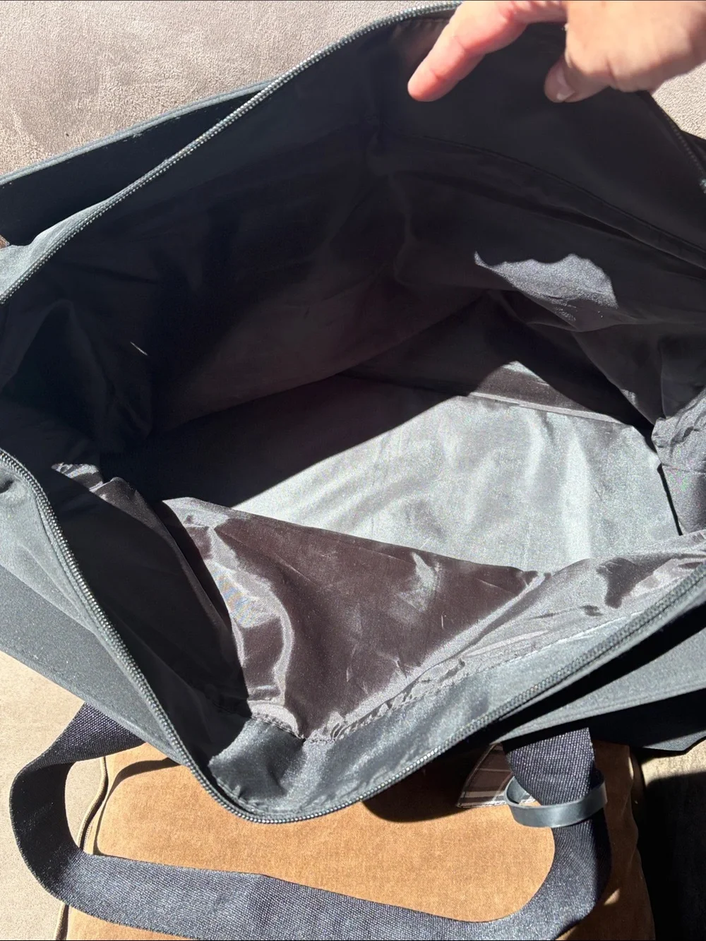 Burberry Black weekender Tote Bag - Classic Everyday Carry fragrance tote